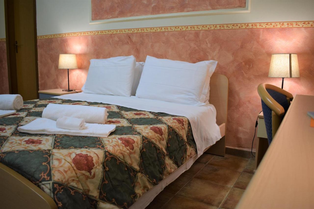Hostel Il Tetto Melfi Kültér fotó