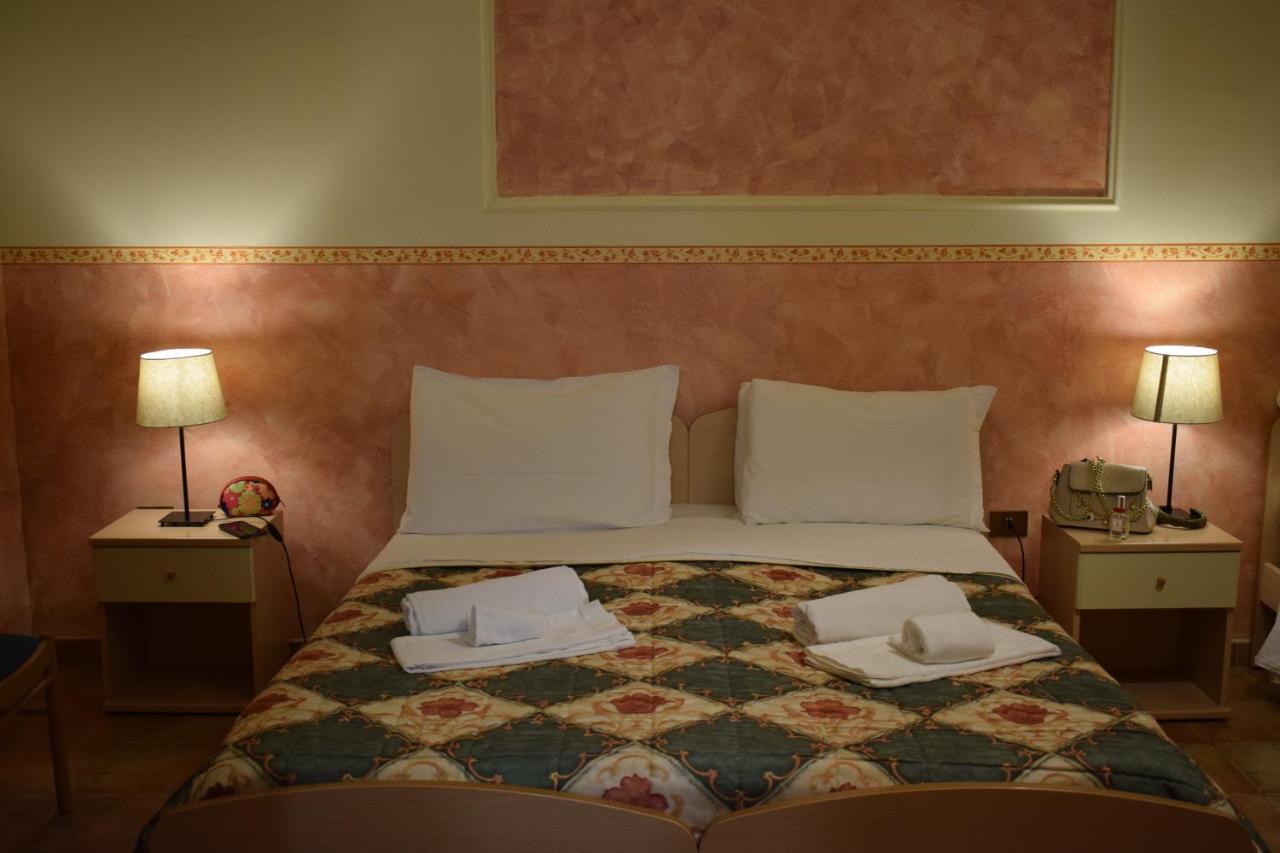 Hostel Il Tetto Melfi Kültér fotó