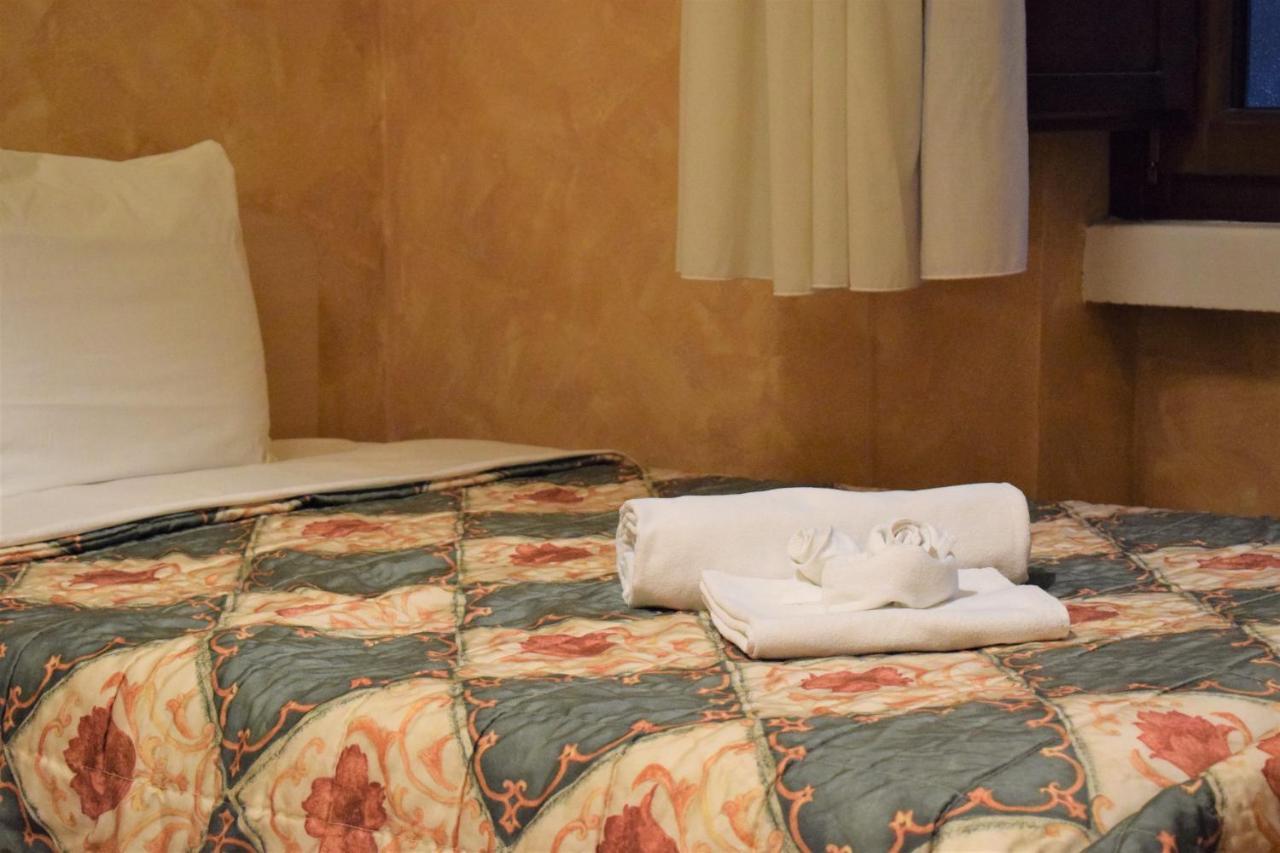 Hostel Il Tetto Melfi Kültér fotó
