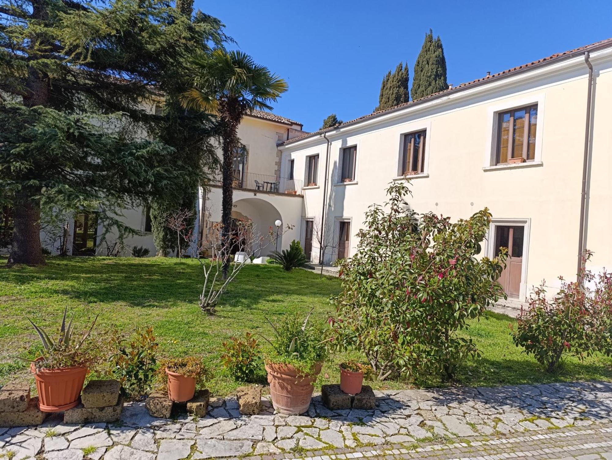 Hostel Il Tetto Melfi Kültér fotó
